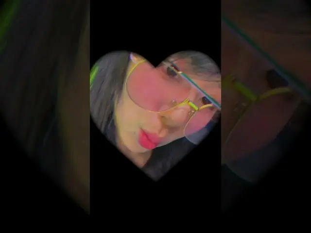 【公式】「TWICE」、Y2K あの雑菜(｡•̀ᴗ＜✌) 🐯Y2K itself (｡•̀ᴗ＜✌) 🐯  