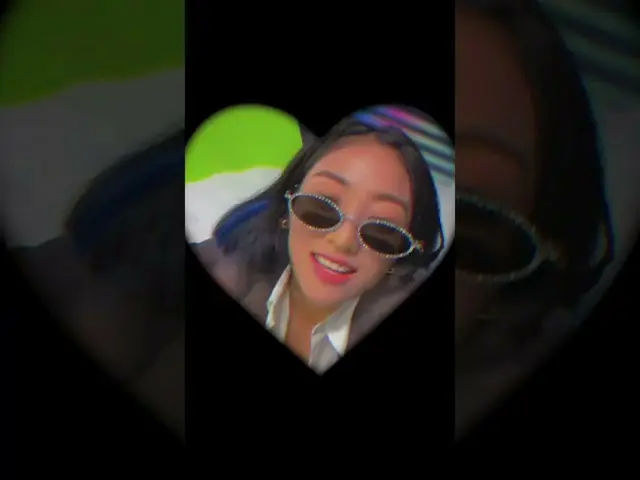 【公式】「TWICE」、Y2K あの雑菜(｡•̀ᴗ＜✌) 🦄Y2K itself (｡•̀ᴗ＜✌) 🦄  