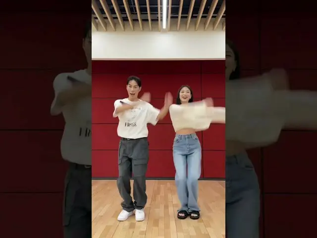 【公式】「TWICE」、#TalkthatTalk Challenge✌ with #レオジェイ💕  