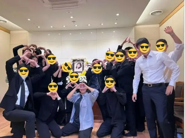 死去した女優ユ・ジュウン、葬式の集合写真が韓国で論争