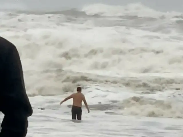 台風11号が来る中、海雲台(ヘウンデ)で泳ぐ外国人男性の映像が拡散