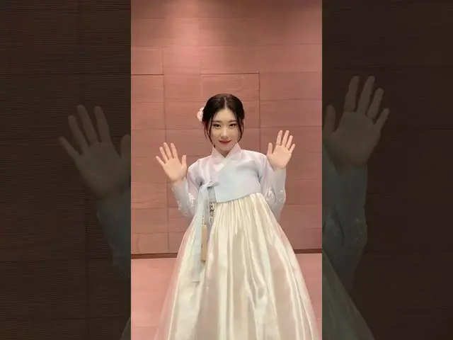 【公式】ITZY、霊菜浪者の韓服スニーカーチャレンジ🦊 #ITZY #ITZY #CHAERYEONG #チェリョン #ITZY_SNEAKERS  