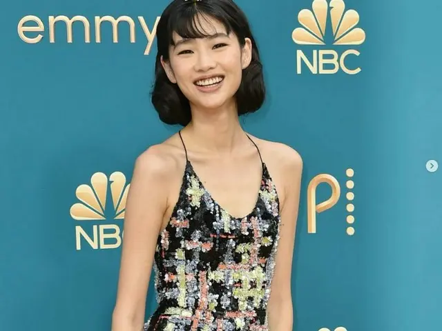 女優チョン・ホヨン、米エミー賞授賞式レッドカーペットに登場