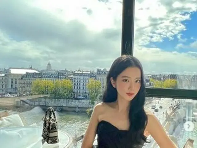 JISOO(BLACKPINK)のインスタ投稿写真、数時間前に流出していた？V(BTS)＆JENNIE(BLACKPINK)の写真を流出させた人物が公開か