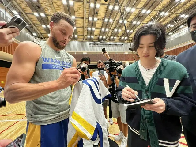 日本滞在中のSUGA(BTS)、NBAチーム「ゴールデンステート・ウォリアーズ」のSNSに登場