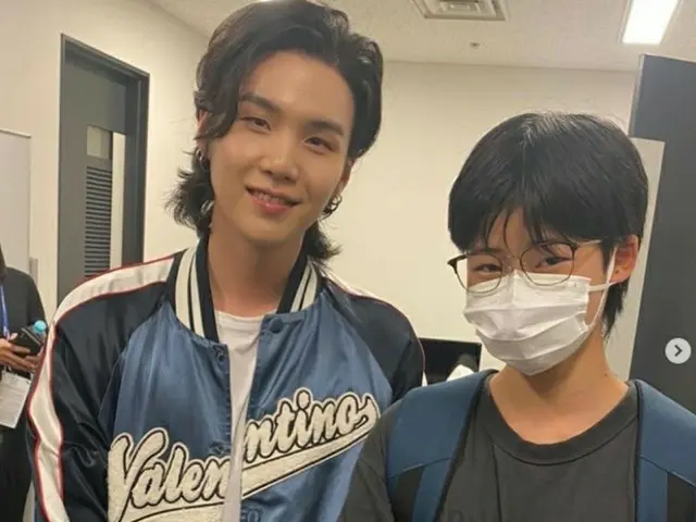 ミュージシャンMIYAVIの妻で元歌手のmelody.さん、SUGA(BTS) が長女Ailyさんとの写真撮影に親切に応じてくれたことに感謝