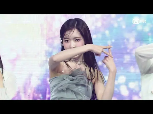 【公式mnk】拡張型ガールズグループ「ライムライト」の「StarLight」ステージ #M COUNTDOWN_  EP.774 | Mnet 221013放送