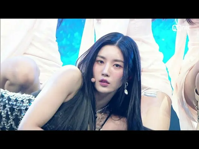 【公式mnk】「初公開」クリティカル女神「クォン・ウンビ_ 」の「Underwater」ステージ #M COUNTDOWN_  EP.774 | Mnet 22