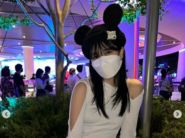 ミナ(TWICE)、東京ディズニーランドでの写真を公開して話題に。