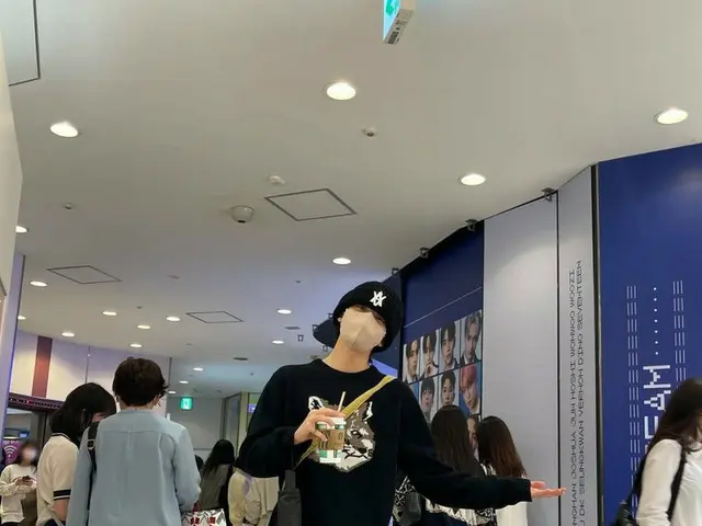「SEVENTEEN」JEONGHAN、タワレコ渋谷店のパネル展示に来場で話題に