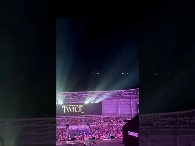 【公式】「TWICE」、ONCEの光の波と一緒い泳ぐ私達のハート #TWICE #TWICE #TWICE_4TH_WORLD_TOUR_ENCORE  