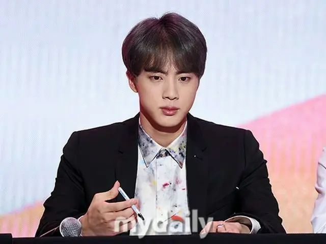 JIN(BTS)、ファンコミュニティーで「望まない記事が出たが、ARMYのみなさん、訓練所に来てはいけません」と訴える