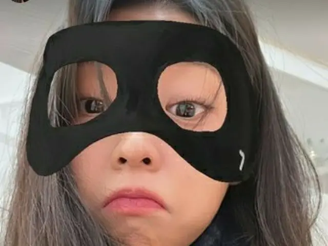 ソリョン(AOA)、サッカー韓国代表のエース、ソン・フンミン選手を真似た写真が話題。