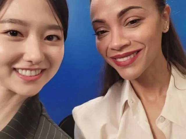 元アナウンサーのイ・ヘソン、映画「アバター：ウェイ・オブ・ウォーター」出演の女優ゾーイ・サルダナとの2ショットを公開で話題に