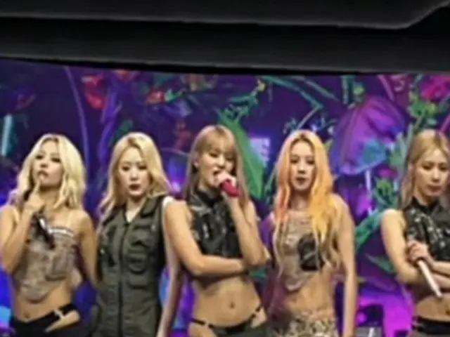 (G)I-DLE ミンニ、超ローライズ姿でのパフォーマンスが話題