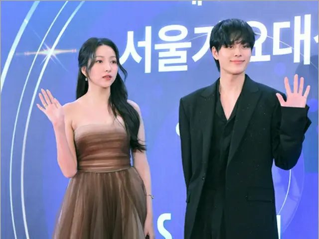 キム・ソウォン＆ユ・ソンホ、「第32回ソウル歌謡大賞」レッドカーペットに登場。