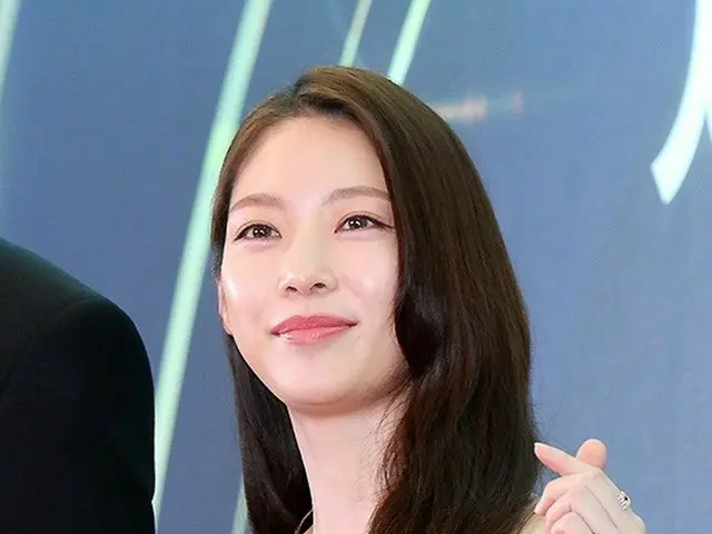 女優コン・スンヨン、「第32回ソウル歌謡大賞」レッドカーペットに登場
