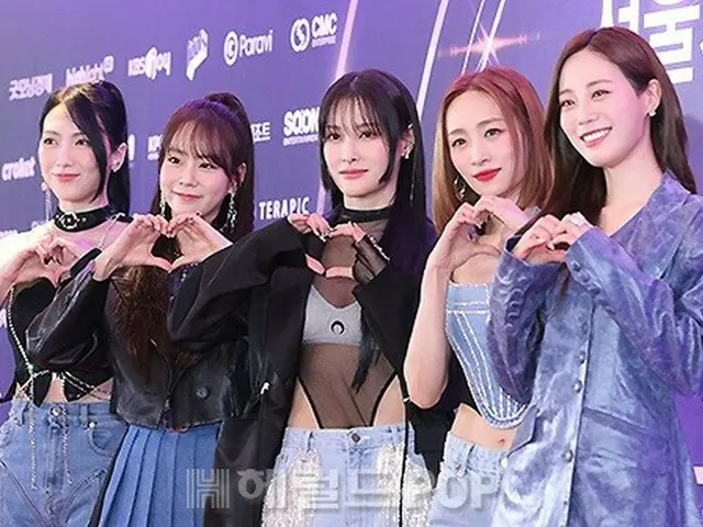 KARA、「第32回ソウル歌謡大賞」レッドカーペットに登場。
