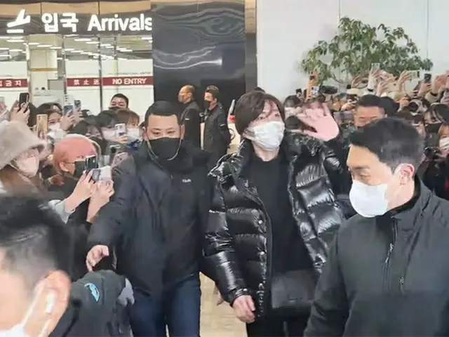 「なにわ男子」道枝駿佑、ただいま到着＠金浦国際空港