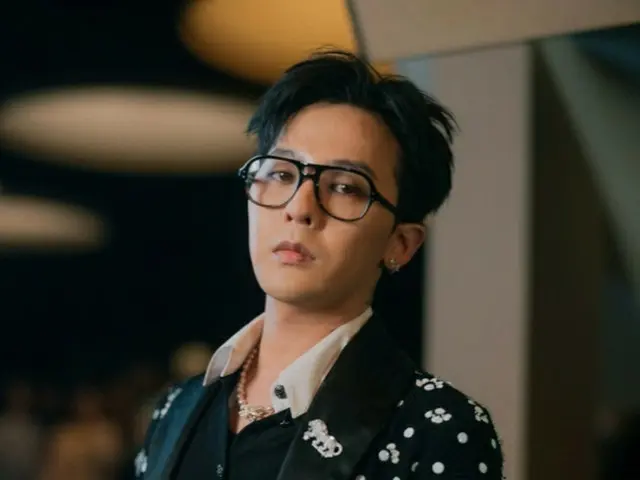 G-DRAGON(BIGBANG)、CHANEL2023年春夏オートクチュール コレクション Showでの写真を公開