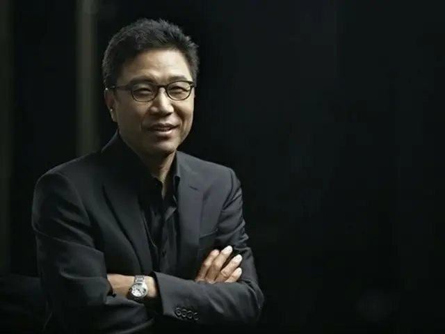 SMエンタ創業者イ・スマン氏、腕骨折で帰国し入院中