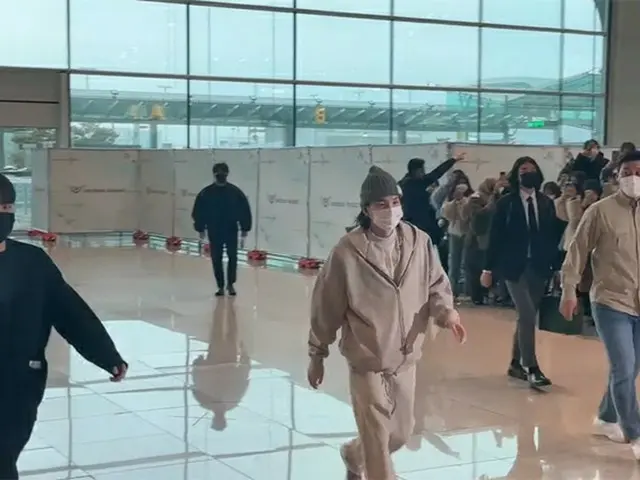 SUGA(BTS)、仁川国際空港に到着