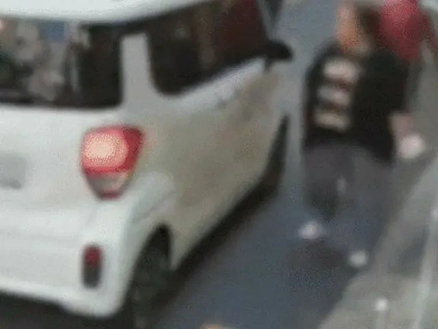 妊婦になりすまし、故意に交通事故を起こした後、和解金を騙し取った30代の女