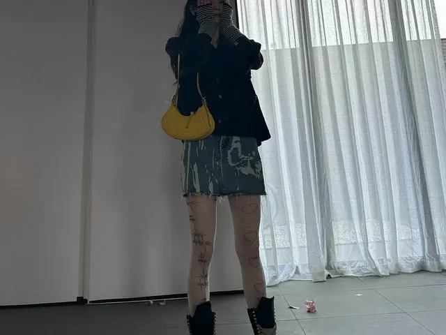 女優ハン・ソヒ、両足に大きなタトゥーを入れたのかと話題に