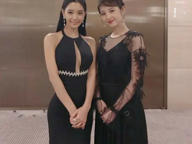 女優クララ、佐々木希とのツーショット写真公開。