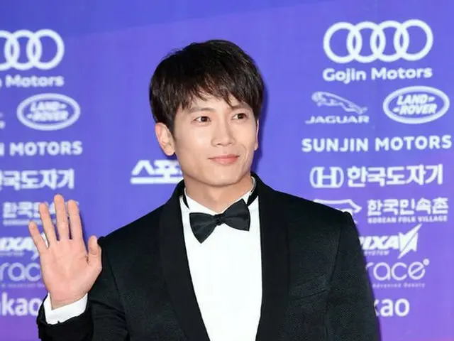 俳優チソン、「第1回ザ・ソウルアワーズ」レッドカーペットに出席。