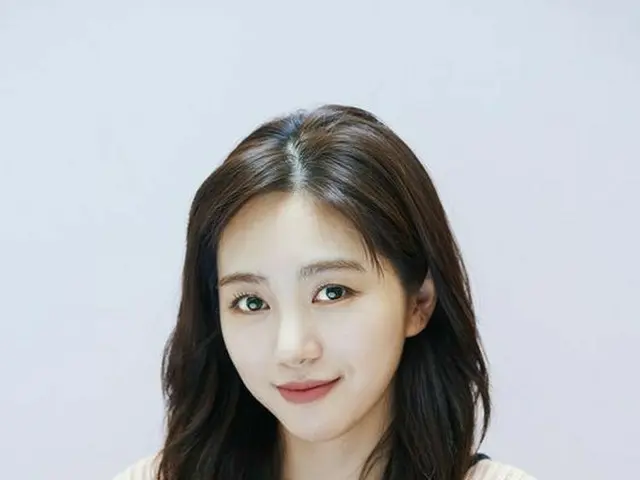 AOA ミナ、本日(1日)作家デビュー。