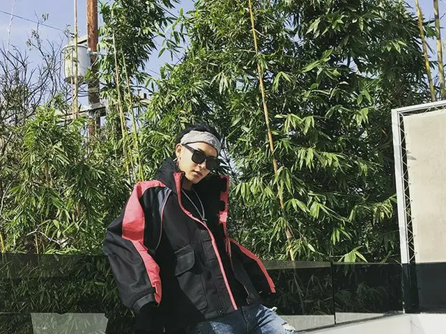 EXO 出身TAO、SNS更新、「Yo HL How about this look I love that」。