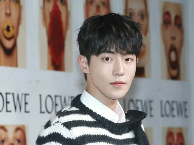 俳優ナム・ジュヒョク、LOEWE2018S/S女性コレクションプレビューイベントに出席。