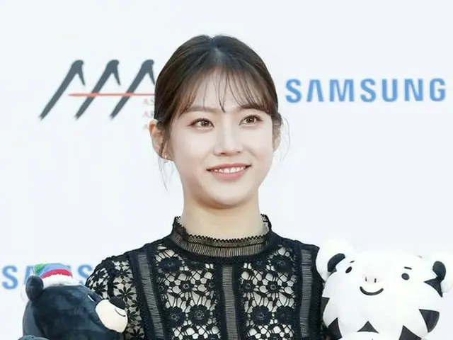 女優コン・スンヨン、「2017 Asia Artist Awards」会場に到着。