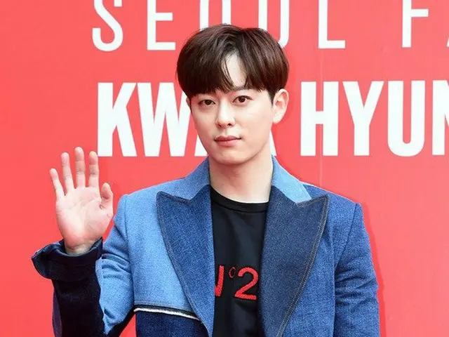 BOYFRIEND ドンヒョン、「ミュージックバンク」収録中に頭負傷し出血。