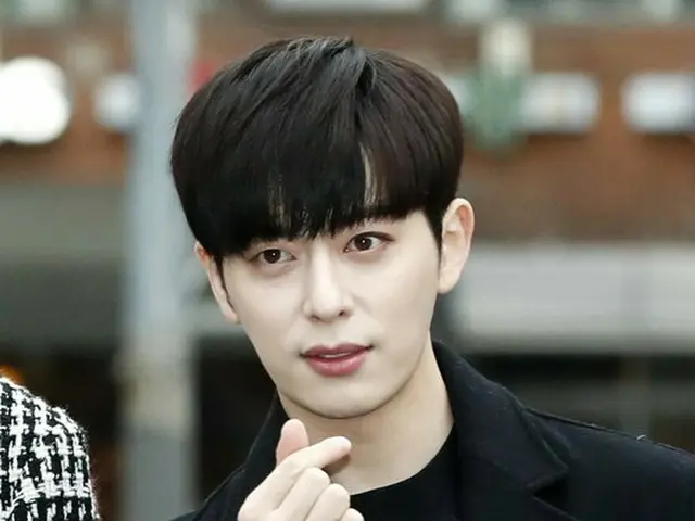 頭負傷のBOYFRIEND ドンヒョン、予定通り「ミュージックバンク」のステージに立つ。