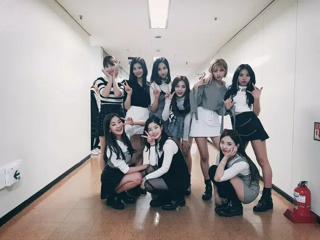【T公式】TWICE、ONCE BEGINSファンミーティングの時に初のティザー映像が出たのが昨日のようなのに…もう#LIKEYミュージックバンク最終回なんて.