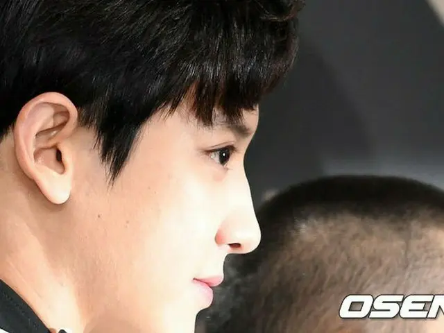 EXO Chanyeol、記者会見