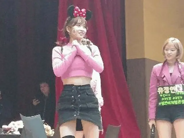 TWICE モモ、スカートの中から落ちた「落下物」の正体が話題