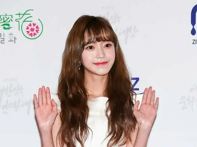 PRODUCE 101 出身キム・ソヒ、「第25回大韓民国文化芸能大賞」レッドカーペットイベントに出席