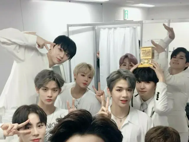 Wanna One、2017 MAMA in Japanでの記念写真公開
