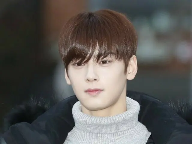 ASTRO ウヌ、出勤中