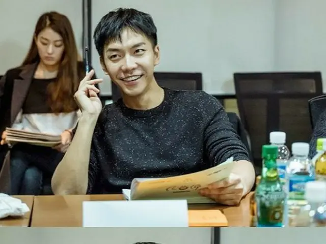 俳優イ・スンギ、tvN「花遊記」の台本読み現場公開。