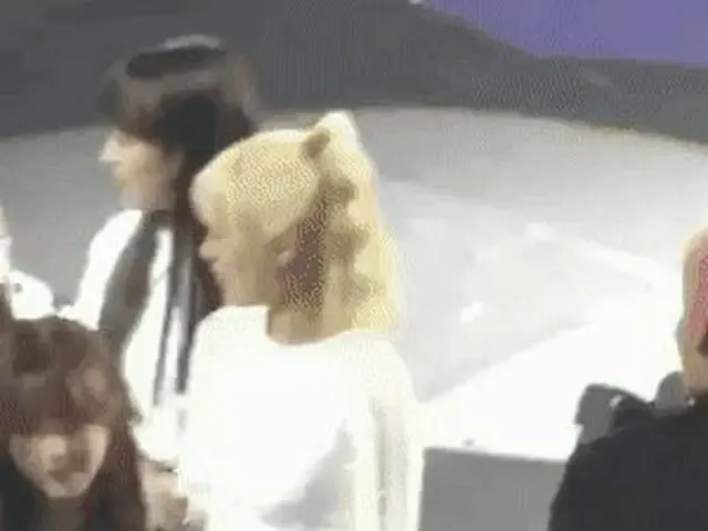 TWICE ダヒョン、突然の「受賞」で涙の後は喜び
