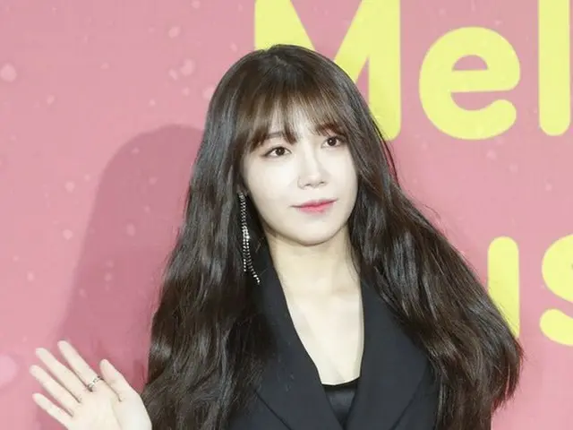 Apink ウンジ、レッドカーペット参加