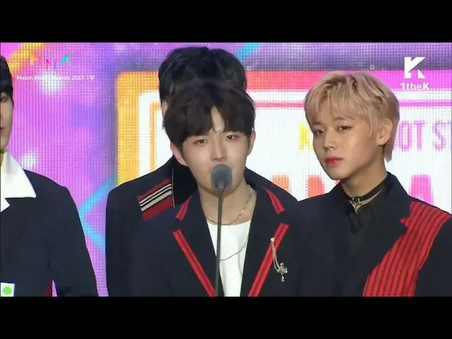 WANNA ONE、「Kakao Hot Star」賞を受賞    