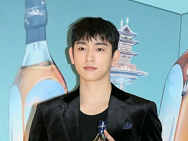 ジニョン(GOT7)、高級ウイスキーブランドのフォトイベントに出席
