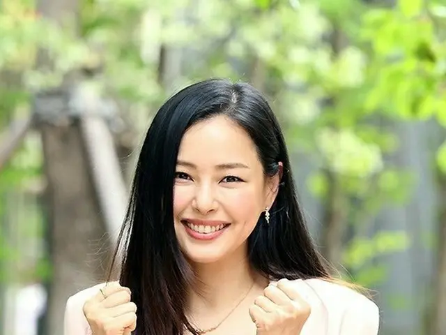 女優イ・ハニ、「ニュースルーム」収録のためJTBCへ