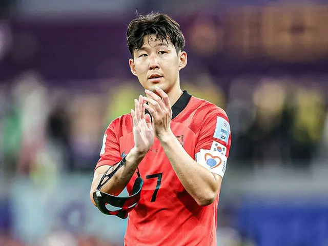 サッカー記者出身の解説者がYouTubeチャンネルで ソン・フンミン が左手にはめていた指輪がウェディングリングだと語って結婚するのではと話題に