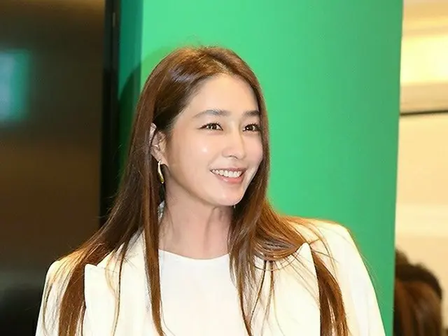 女優イ・ミンジョン、高級ハンドバッグブランドのポップアップストアイベントに出席